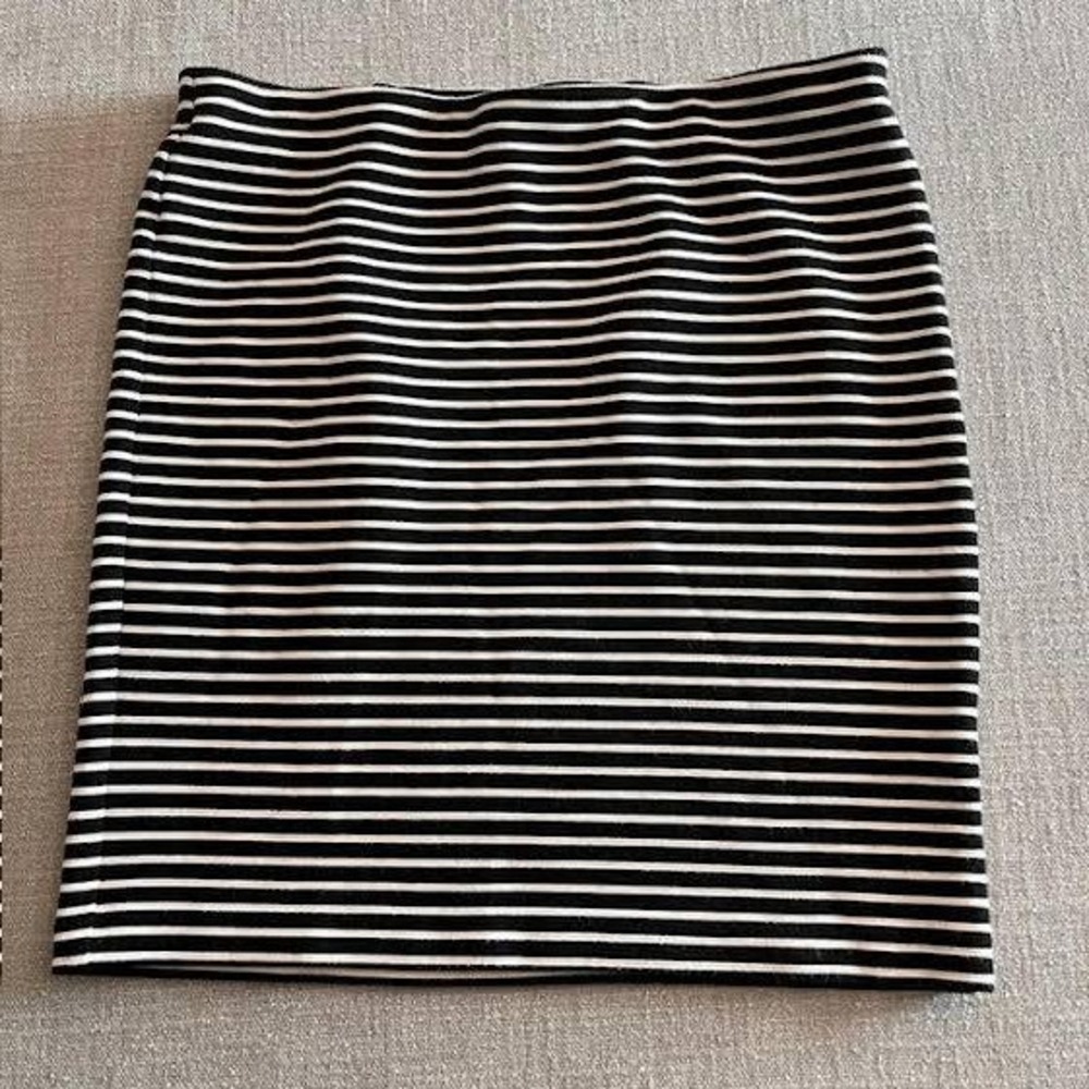 Black and White Striped Pencil Skirt Women's Fitted Knee Length‎